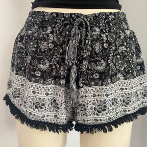 NOBO Black & White BOHO Shorts Size M